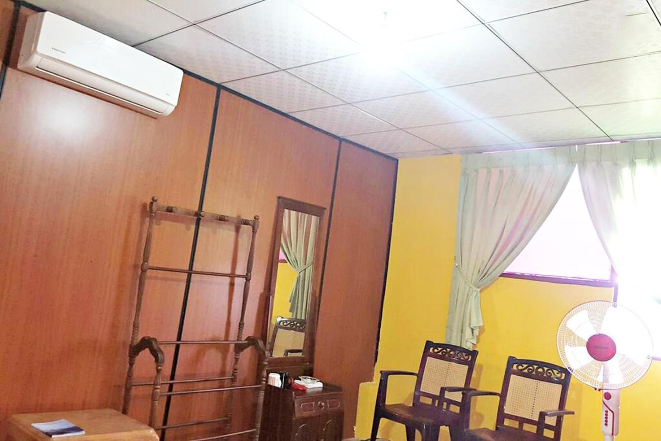 Hotel Beehive *